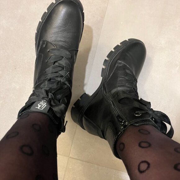 DL SPORT, Black Leather Ankle Boots, Size 7 from Brown's - Picture 6 of 9